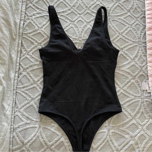 Aritzia x Babaton “bustier” style bodysuit - Picture 3 of 3